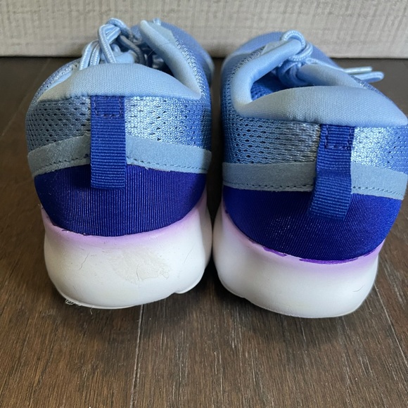 Women’s Blue Tennis Shoes - Picture 4 of 7